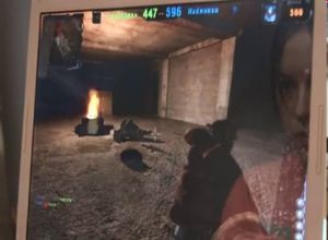 Молодая пара студентов дома занимаются анальным сексом